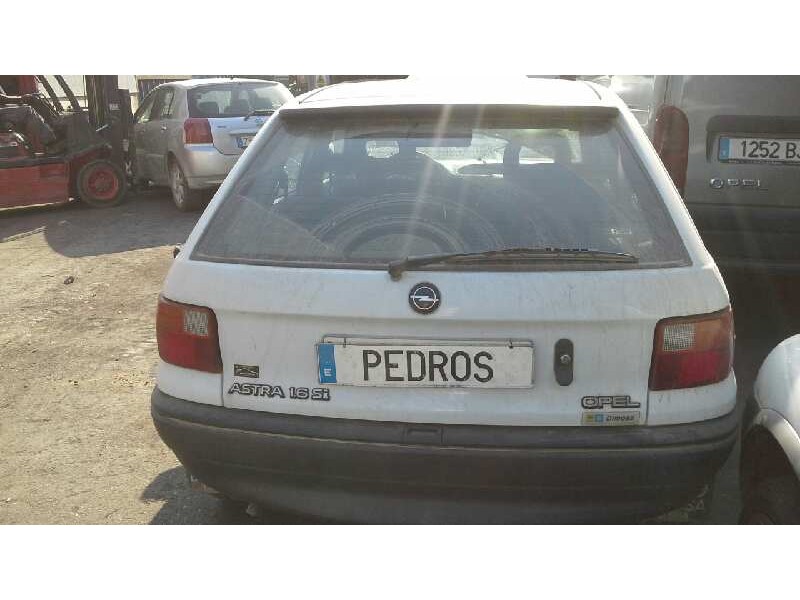 opel astra f berlina del año 1994
