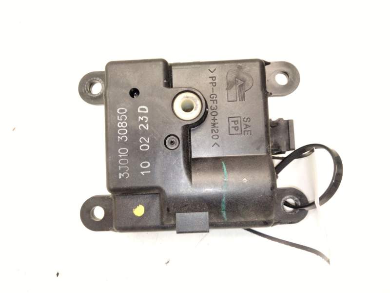 Recambio de motor de trampillas para infiniti ex 30d referencia OEM IAM 3J01030850  
