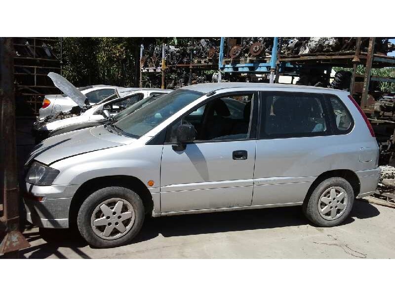 mitsubishi space runner (n60) del año 2003