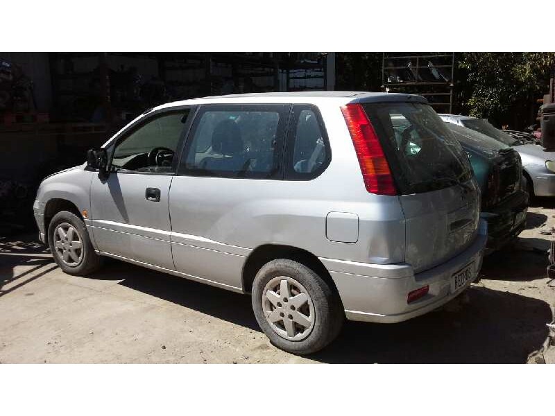 mitsubishi space runner (n60) del año 2003