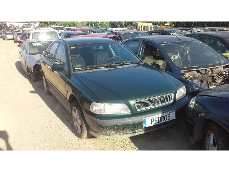 volvo s40 berlina del año 1998