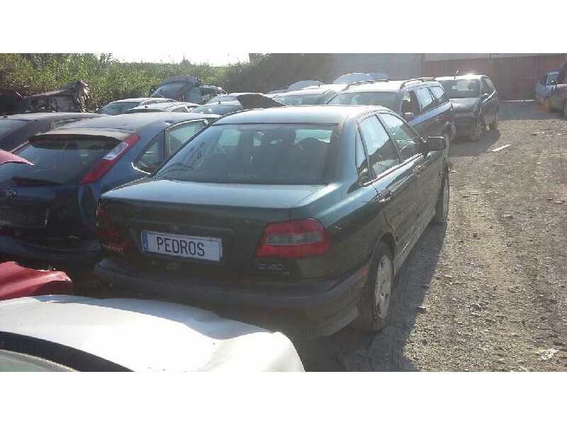 volvo s40 berlina del año 1998