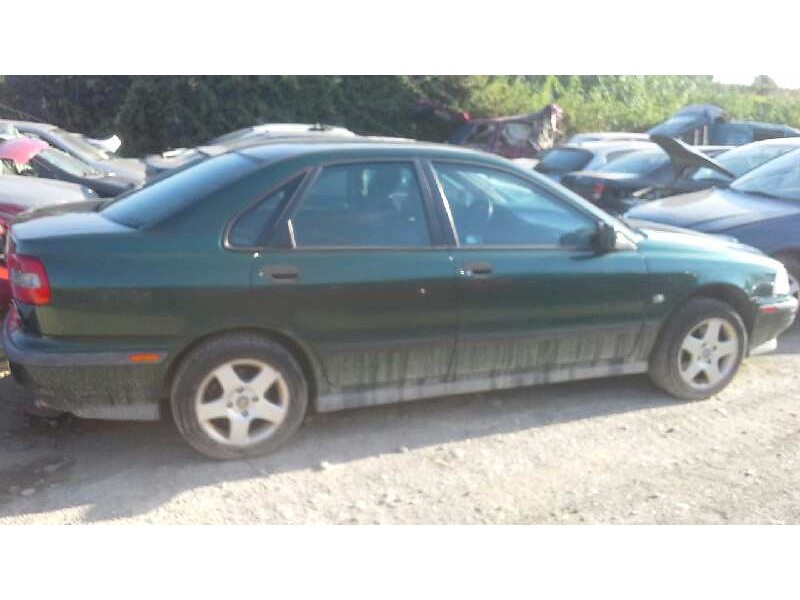 volvo s40 berlina del año 1998