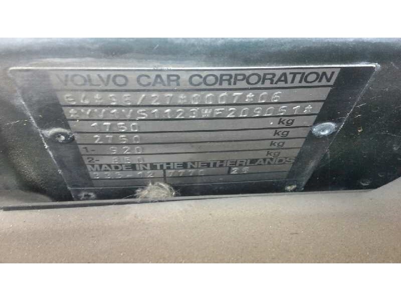 volvo s40 berlina del año 1998