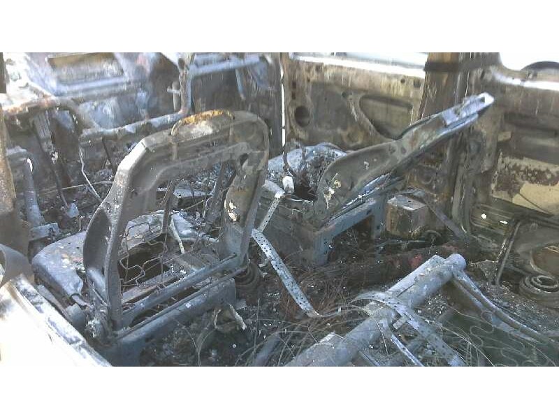 mercedes vito caja cerrada 6.03  del año 2004