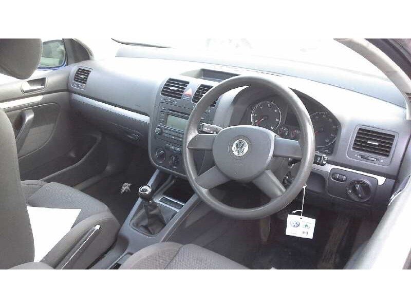 volkswagen golf v berlina (1k1) del año 2004