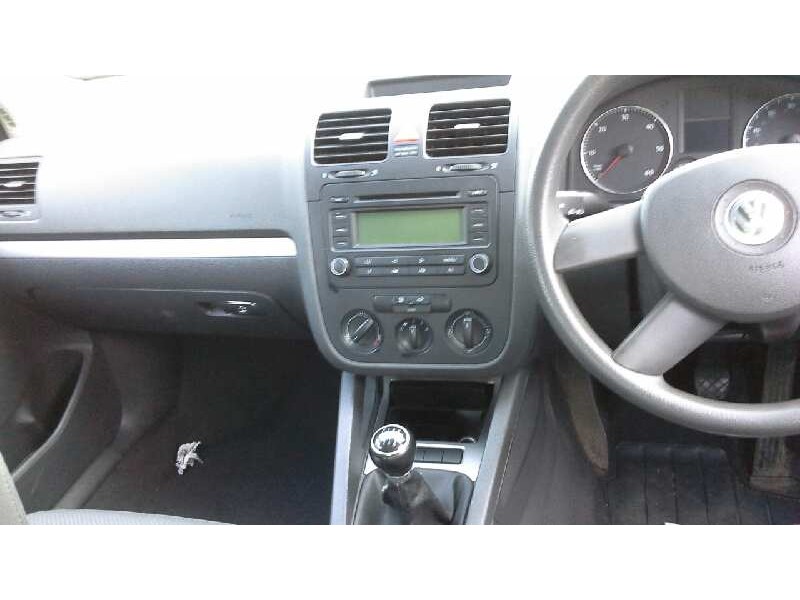 volkswagen golf v berlina (1k1) del año 2004