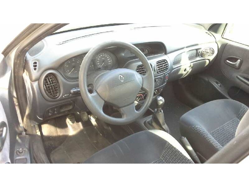 renault megane i fase 2 berlina (ba0) del año 2002