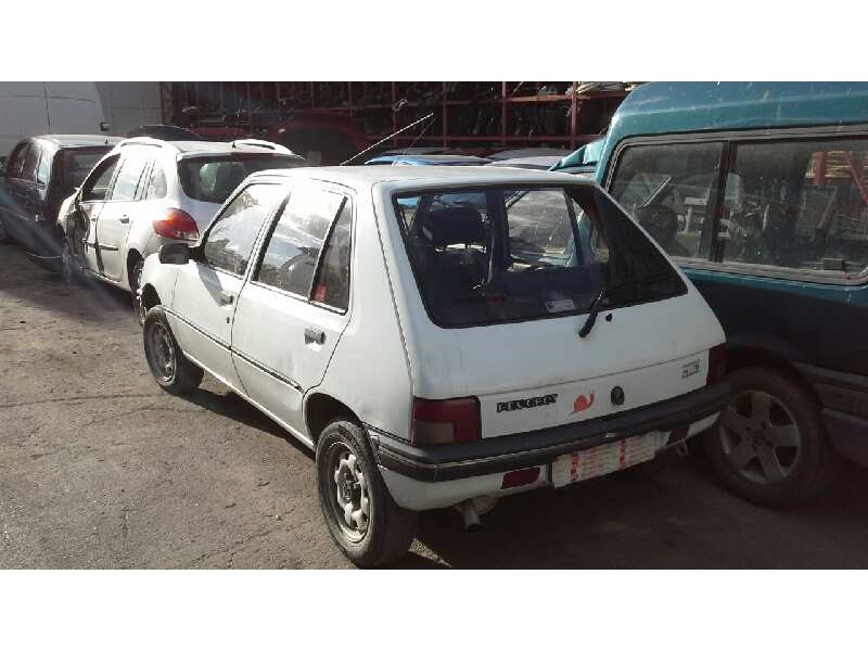 peugeot 205 berlina del año 1995
