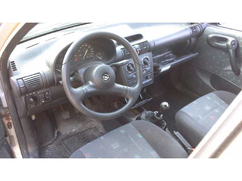 opel corsa b del año 1998