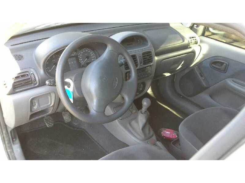 renault clio ii fase i (b/cbo) del año 2000