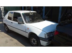 peugeot 205 berlina del año 1996