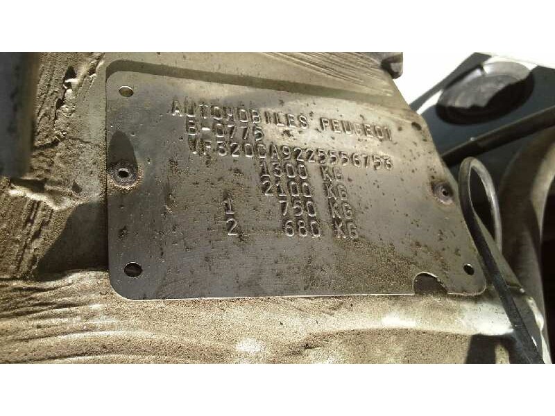peugeot 205 berlina del año 1996