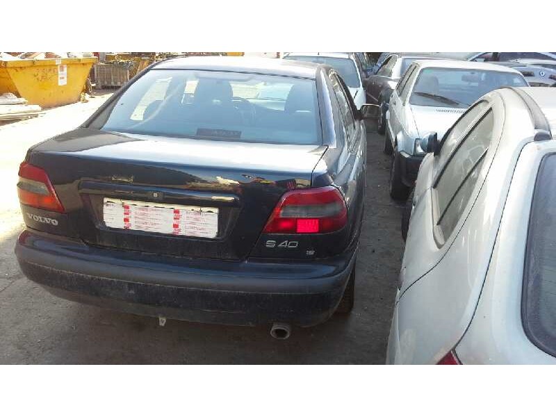 volvo s40 berlina del año 1999