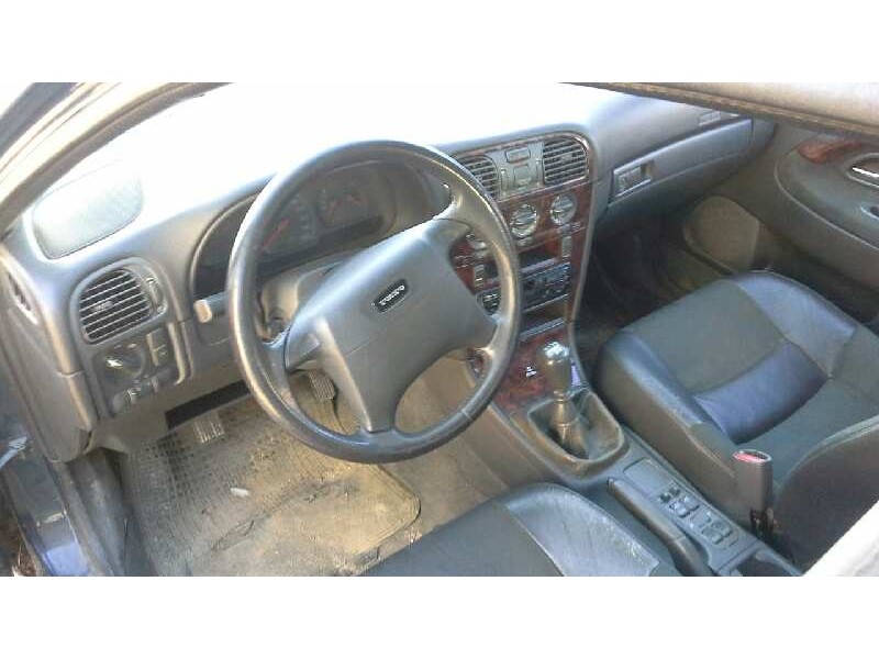 volvo s40 berlina del año 1999