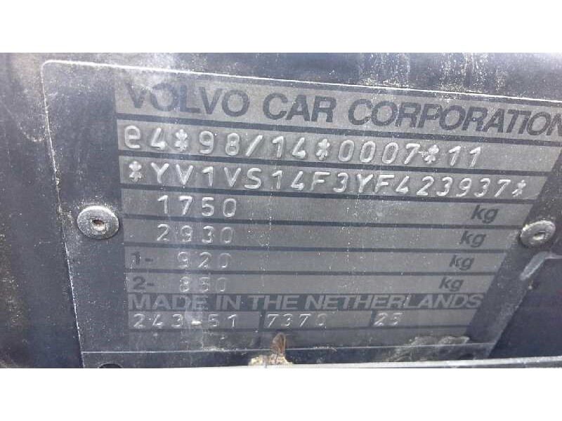 volvo s40 berlina del año 1999