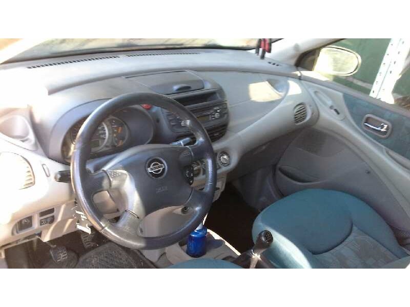 nissan almera tino (v10m) del año 2002