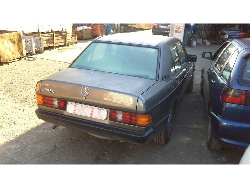 mercedes clase c (w201) berlina del año 1986