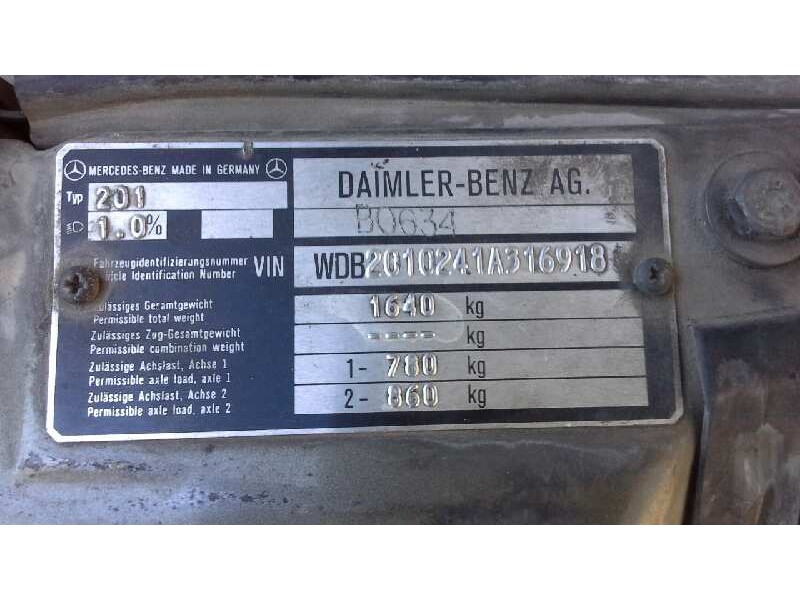 mercedes clase c (w201) berlina del año 1986