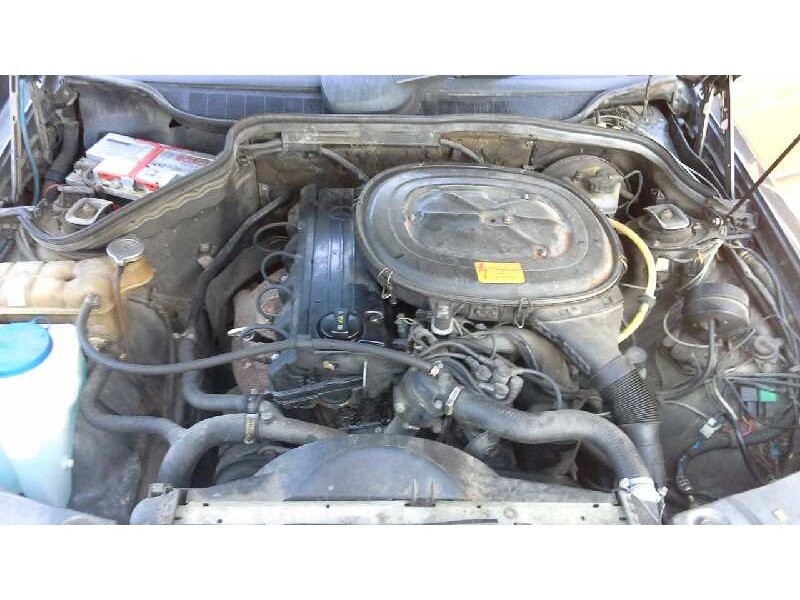 mercedes clase c (w201) berlina del año 1986