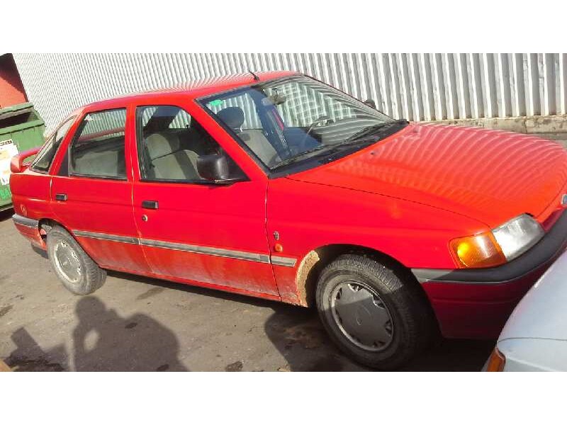 ford escort berlina/turnier del año 1992