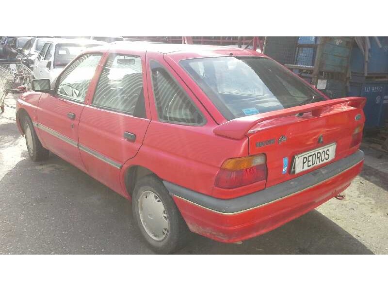 ford escort berlina/turnier del año 1992