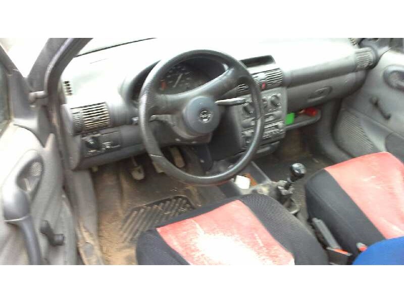 opel corsa b del año 1996
