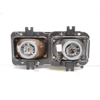 Recambio de faro derecho para ebro l35 perkins referencia OEM IAM 302121760 304118482 HELLA 24V