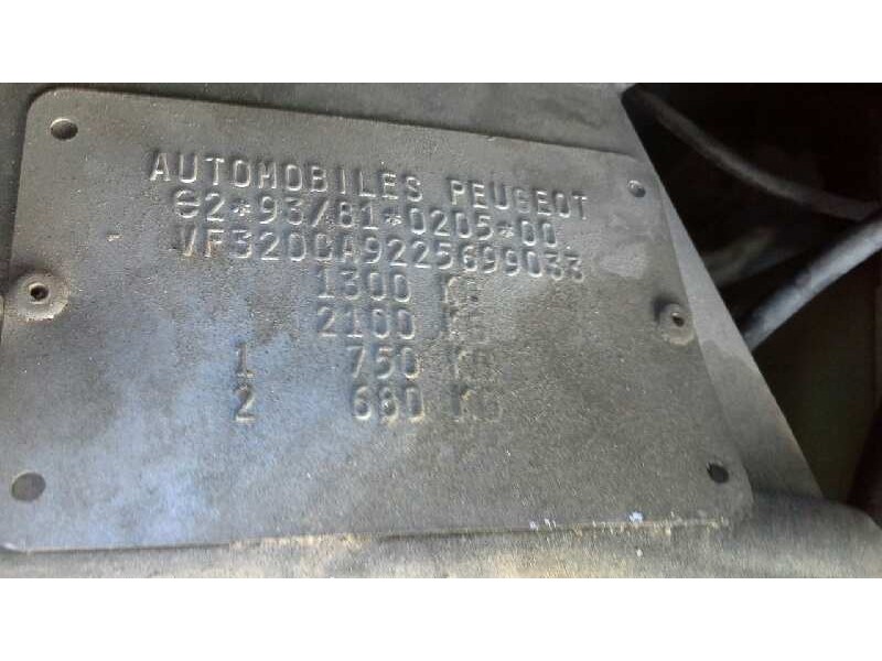 peugeot 205 berlina del año 1998