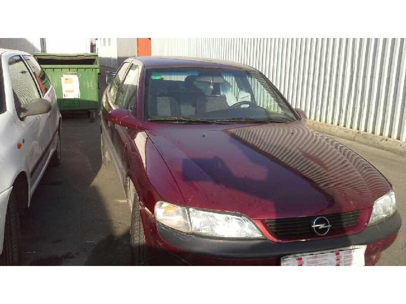 opel vectra b berlina del año 1996
