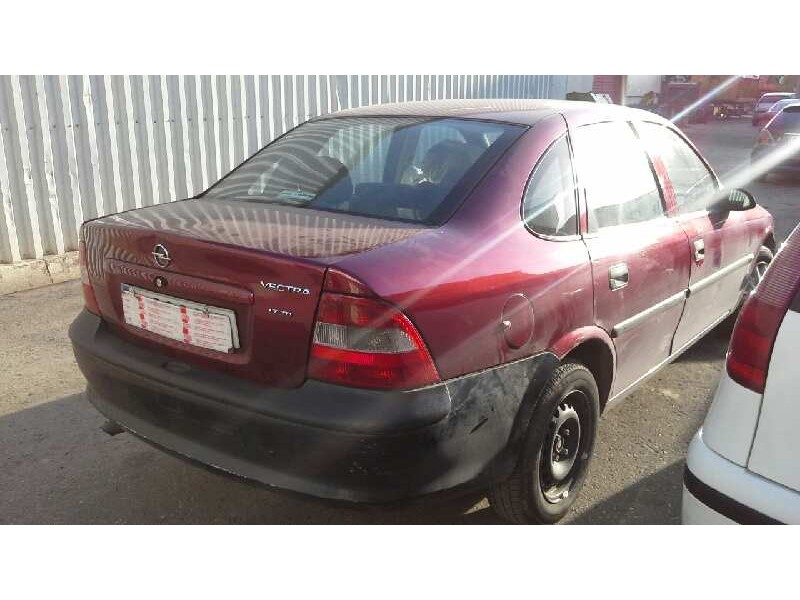 opel vectra b berlina del año 1996
