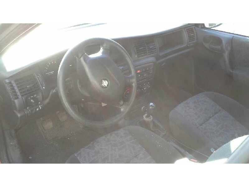 opel vectra b berlina del año 1996