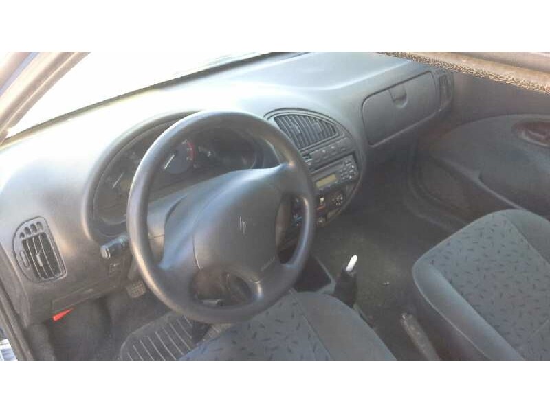 citroen saxo del año 2001