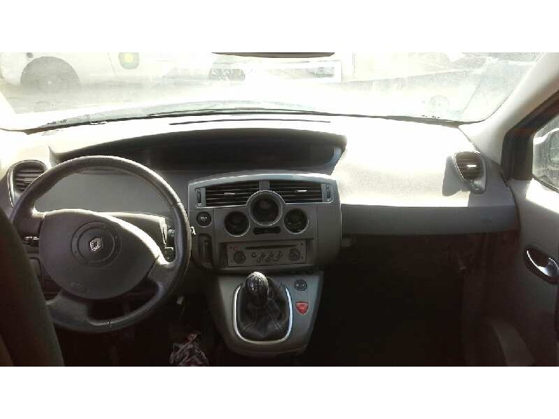 renault scenic ii del año 2004