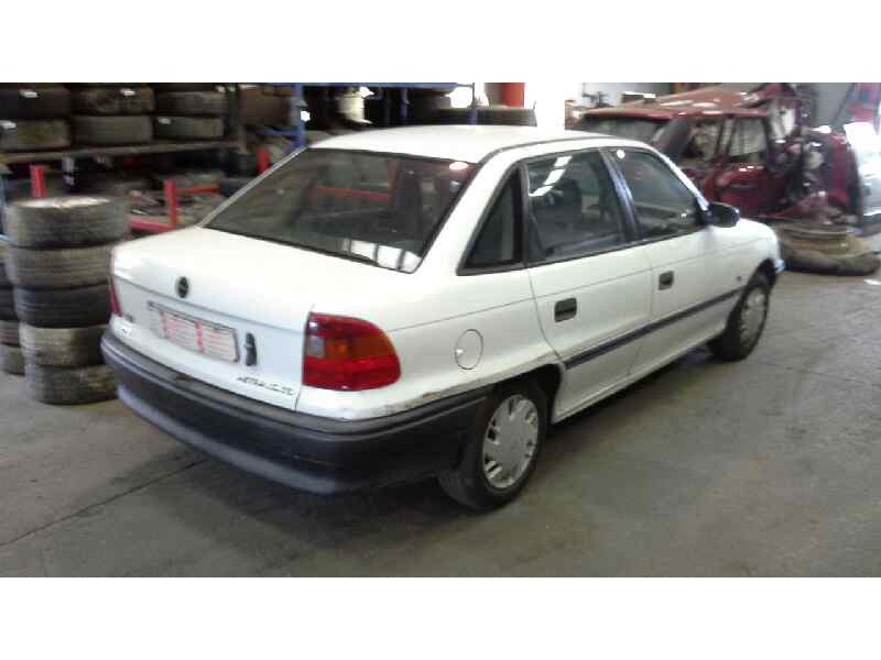 opel astra f berlina del año 1993