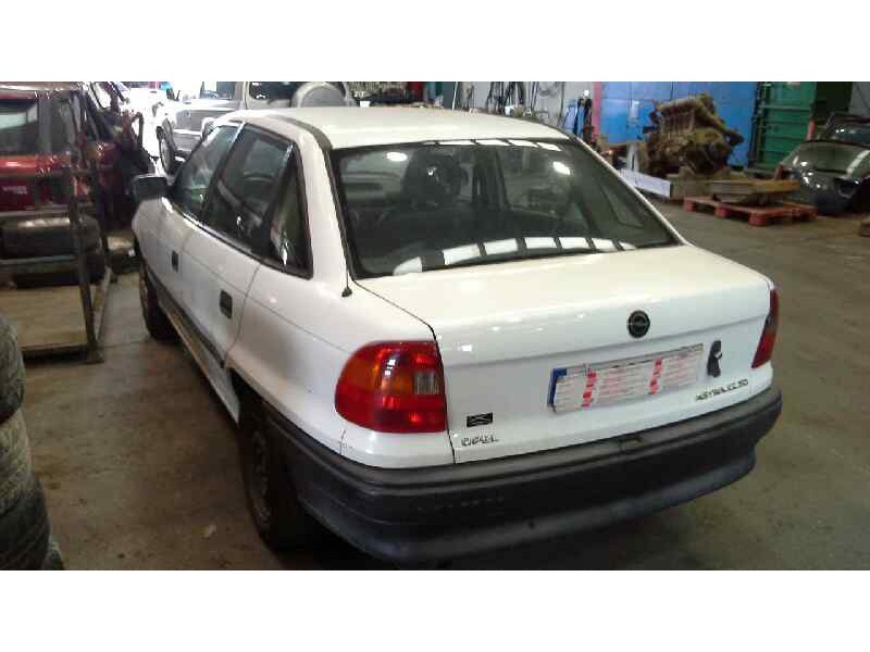 opel astra f berlina del año 1993