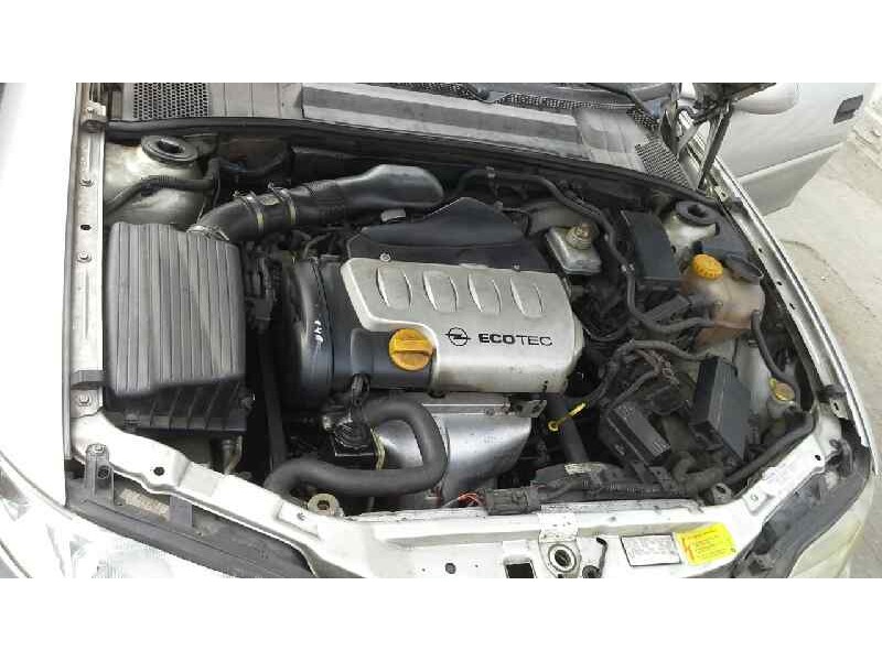 opel vectra b berlina del año 1999