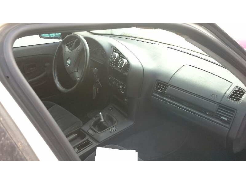 bmw serie 3 berlina (e36) del año 1996