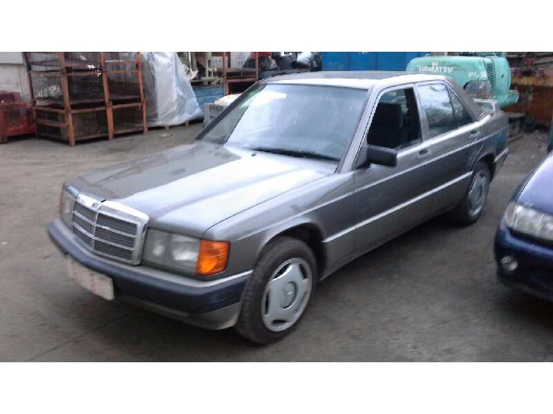 mercedes clase c (w201) berlina del año 1989