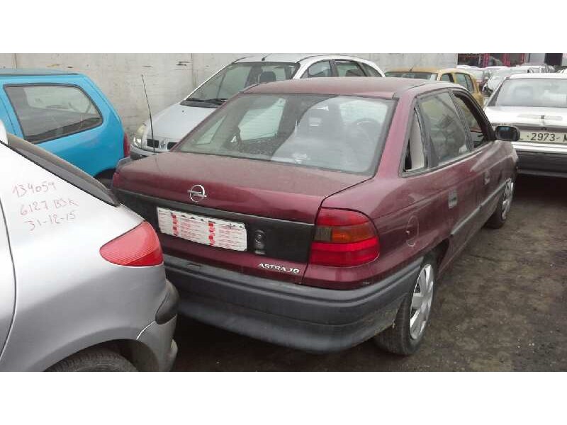 opel astra f berlina del año 1995