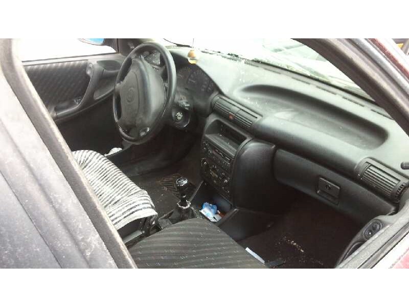 opel astra f berlina del año 1995