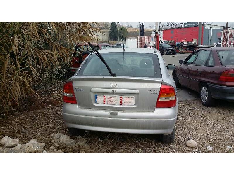 opel astra g berlina del año 2001