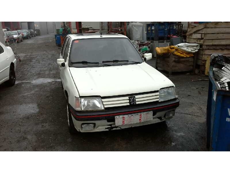 peugeot 205 berlina del año 1987