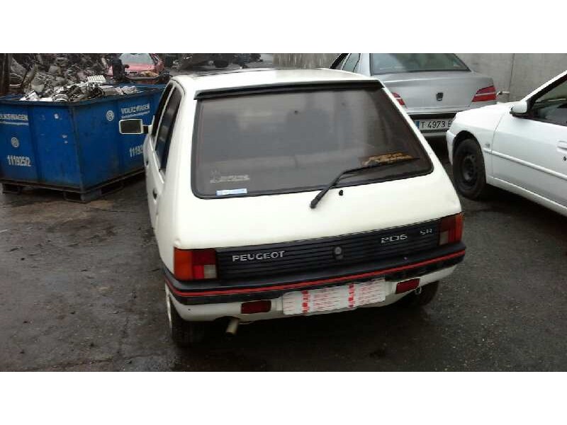 peugeot 205 berlina del año 1987