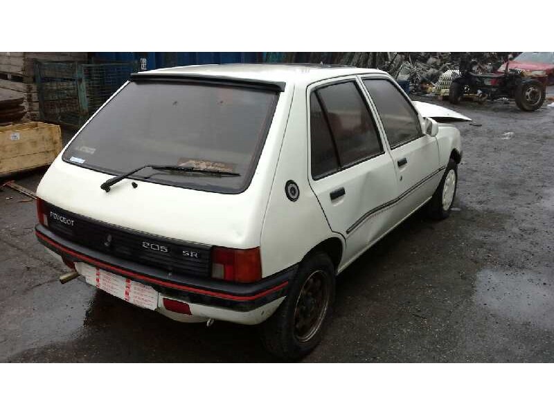 peugeot 205 berlina del año 1987