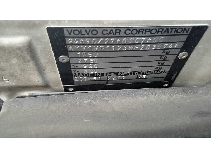 volvo s40 berlina del año 1999