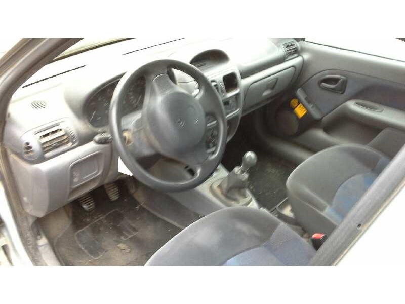renault clio ii fase i (b/cbo) del año 2001