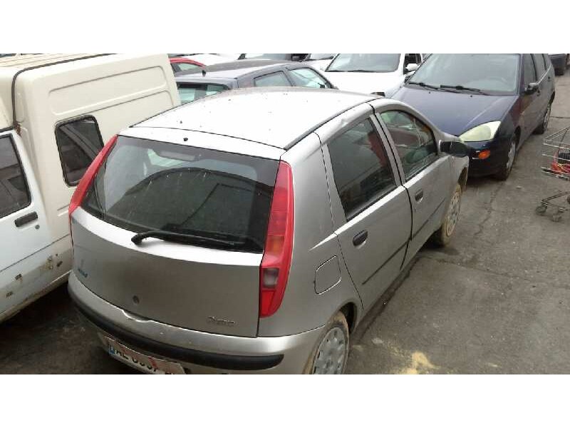 fiat punto berlina (188) del año 2000