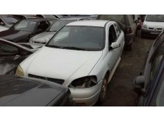 opel astra g berlina del año 2000