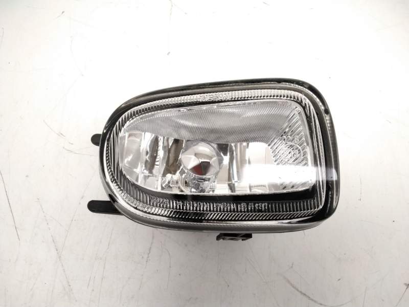 Recambio de faro antiniebla derecho para nissan almera ii (n16) 2.2 dci referencia OEM IAM 11463520  